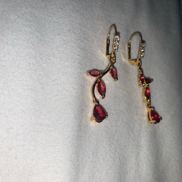 Earings - Picture 3 of 6